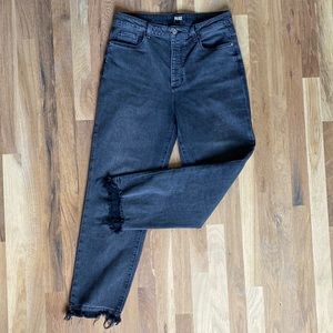 Paige Sarah Straight Ankle in black, size 30, EUC, smoke-free, pet-free home